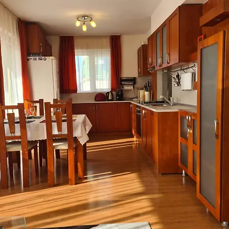 Spacious 2 Bedroom *