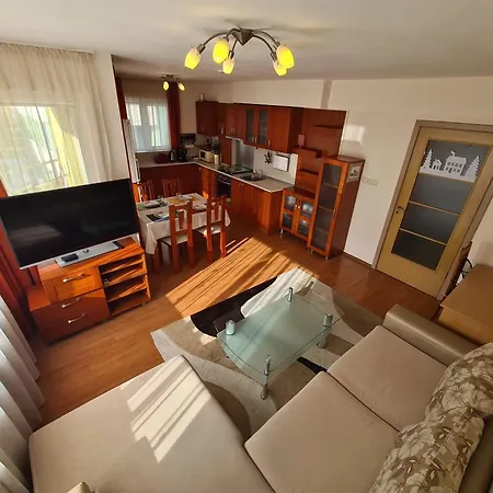 Апартамент Spacious 2 Bedroom *