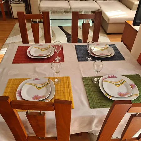 Апартамент Spacious 2 Bedroom