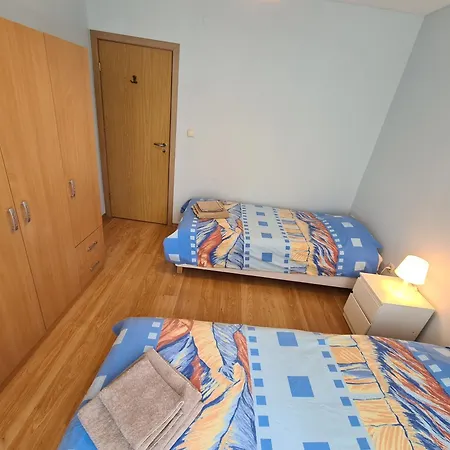 Spacious 2 Bedroom Апартамент *