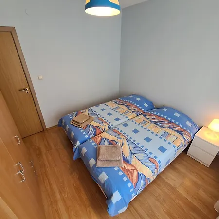 Spacious 2 Bedroom Lägenhet