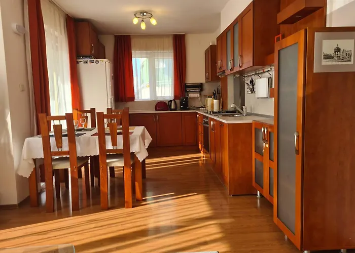 Spacious 2 Bedroom *