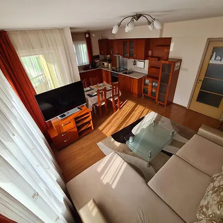 Spacious 2 Bedroom Lägenhet