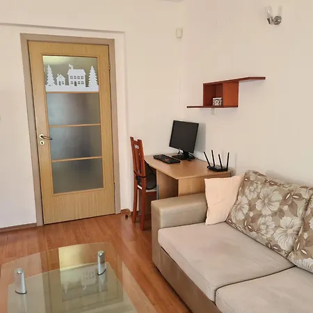 Spacious 2 Bedroom *